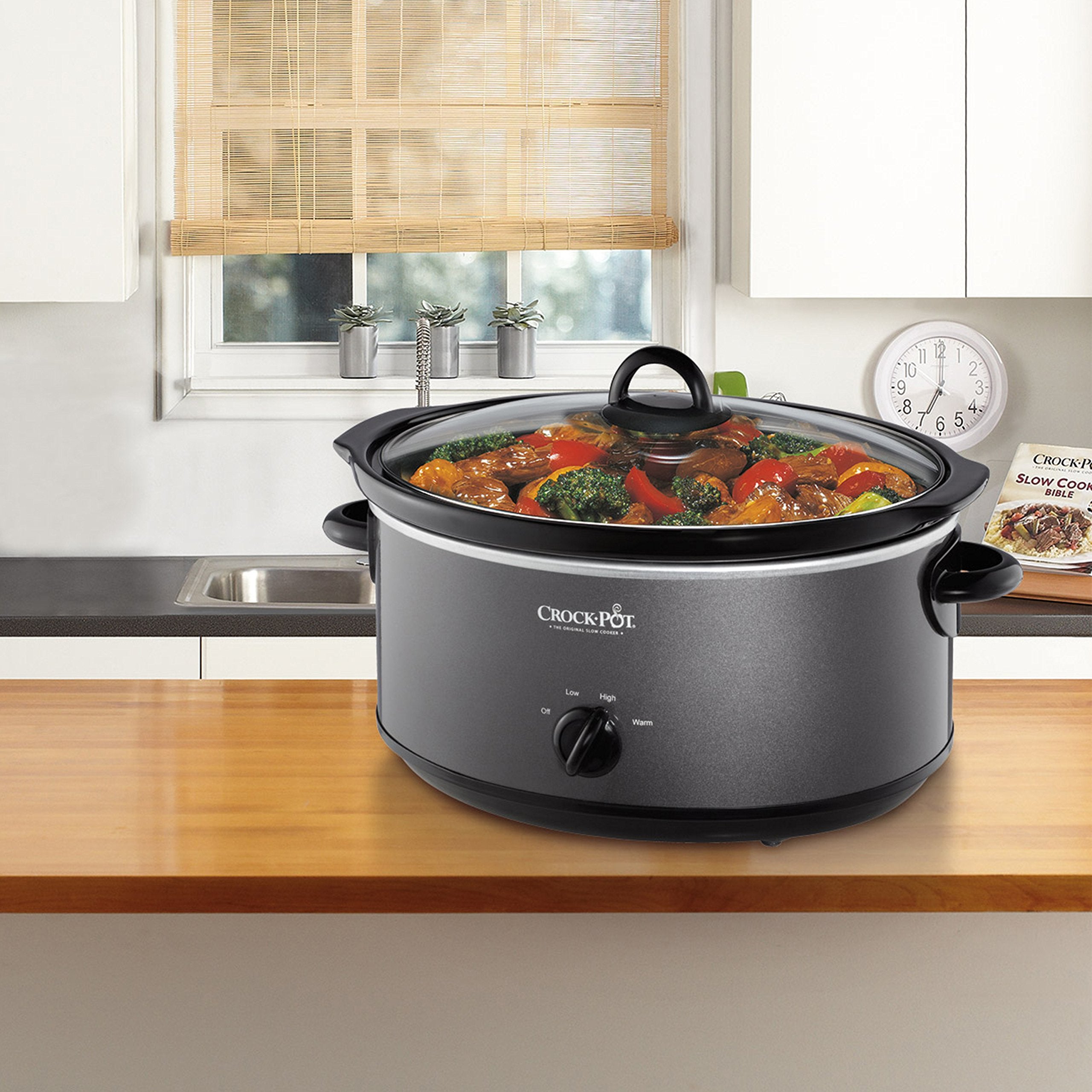 Crock-Pot Small 2.5 Quart Casserole Slow Cooker in White/Blue, Enjoy Eye-Catching Quick Meals, Durable and Compact